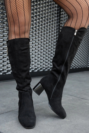 Bottes noires à talon... 2