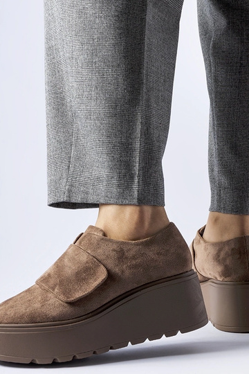 Chaussures brunes à... 2