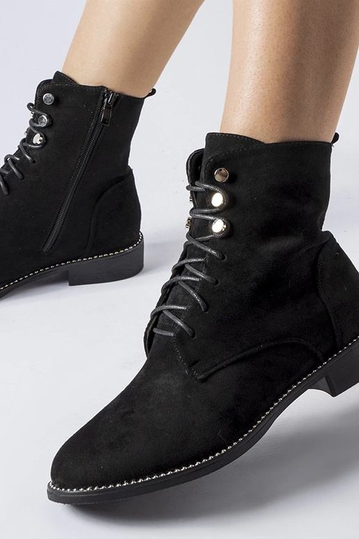 Schwarze isolierte Stiefel aus...