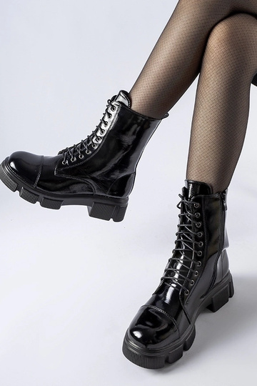 Zwarte gevoerde lakleren... 2