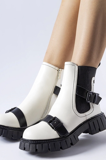 Hvide ankelstøvler med...