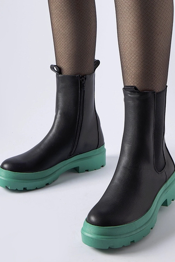 Bottines noires à semelles...