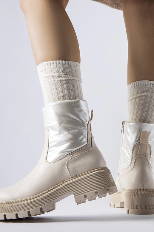 Beige Stiefeletten mit dekorativem...