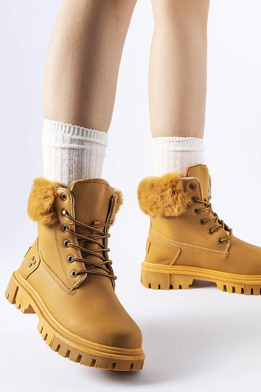 Bottes marron avec fourrure...