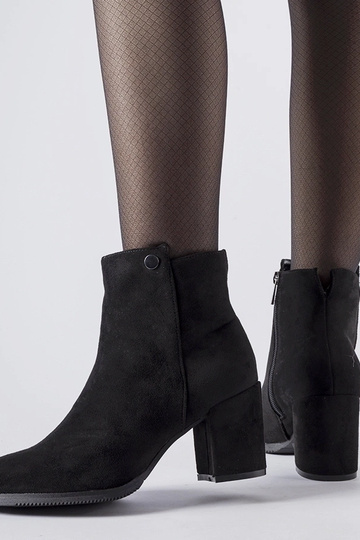 Bottines noires à talon bas... 2