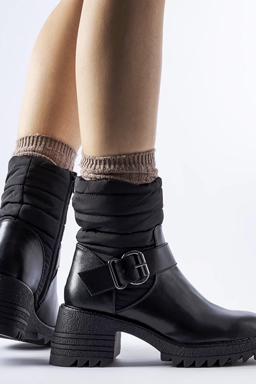 Bottines noires chaudes...