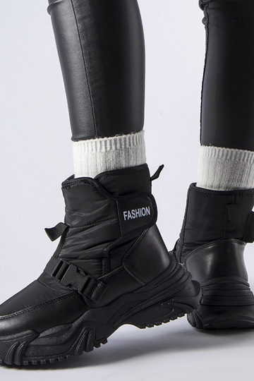 Schwarze isolierte Schneestiefel mit Klettverschluss Mernicco 2