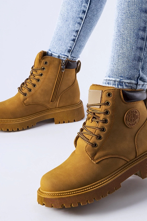 Klassieke bruine verwarmde boots Tricase