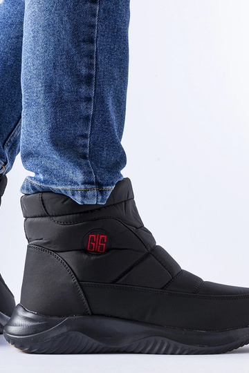 Schwarze, kurze, isolierte...