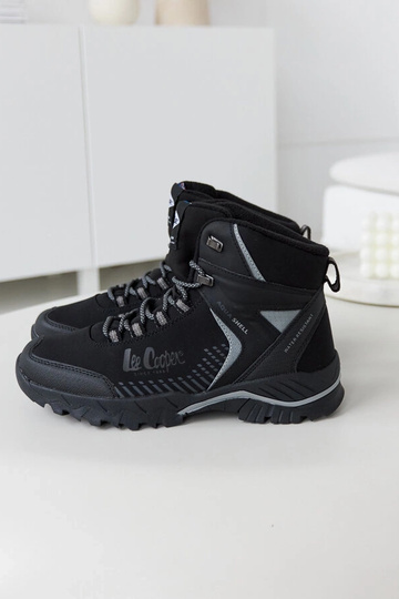 Bottines noires isolées... 2