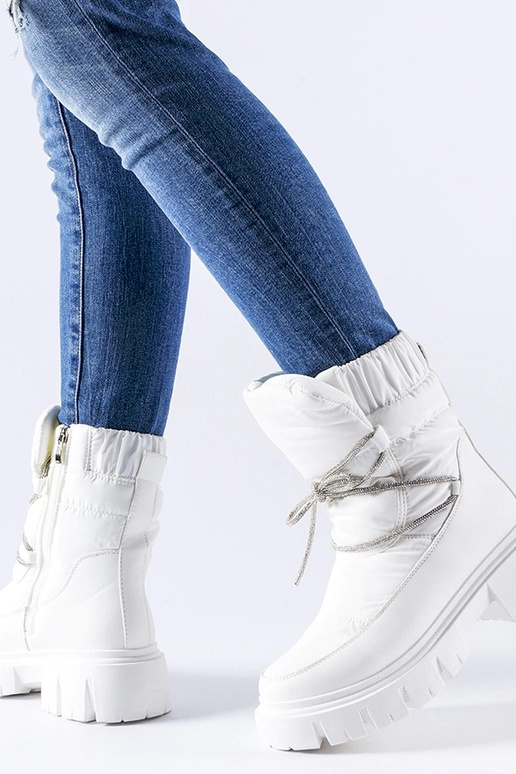Bottes de neige blanches avec zircons...