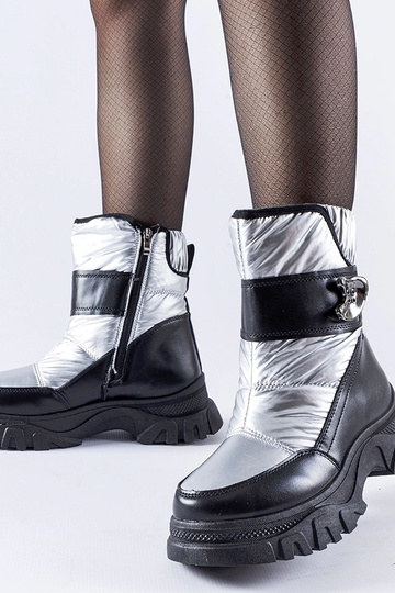 Bottes de neige isolées... 2