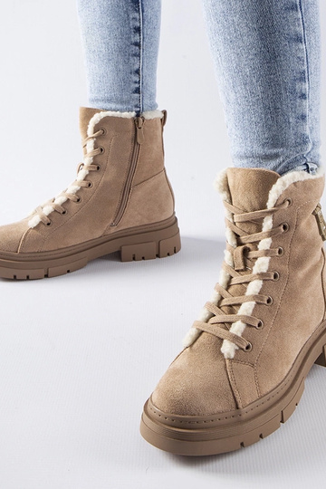 Beige isolierte Schuhe aus Kunstwildleder Pompei
