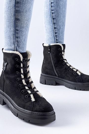 Zwarte geïsoleerde schoenen van kunstsuède Pompei