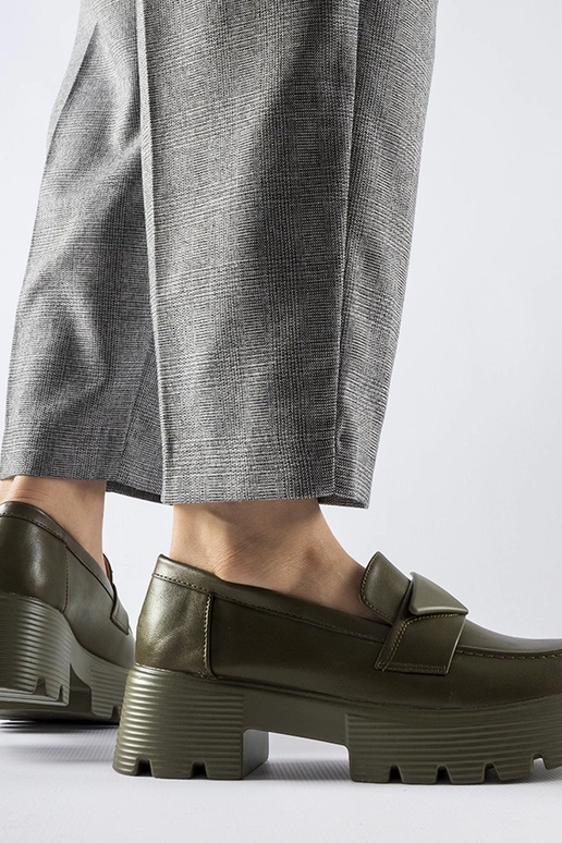 Mocassins verts avec une semelle... Mocassins verts avec une semelle...