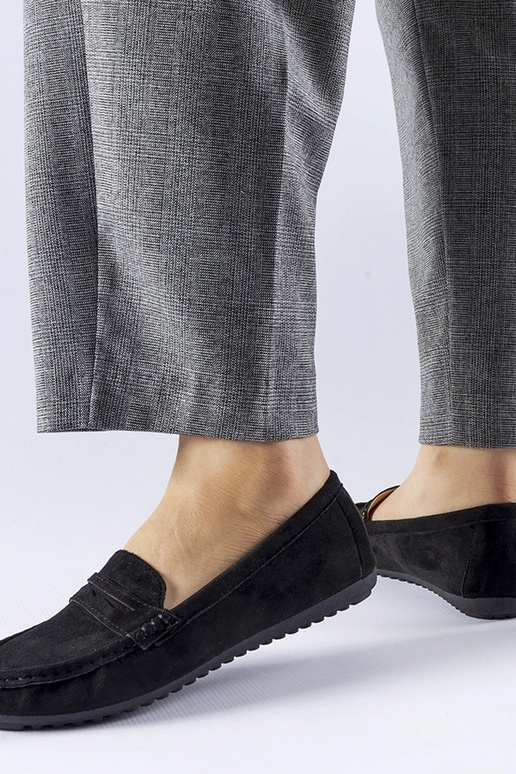 Mocassins noirs en suède synthétique...