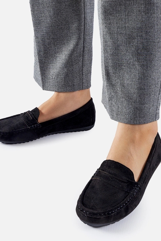 Mocassins noirs en suède synthétique...