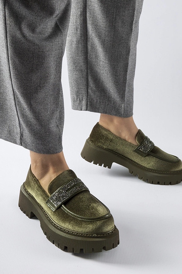 Grønne loafers dekoreret med zirkoner Longuelo 2