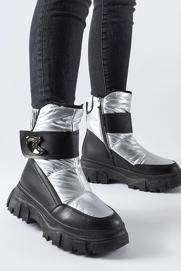 Bottines de neige isolées...