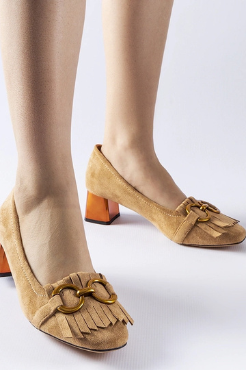 Beige pumps med blokhæl Basso