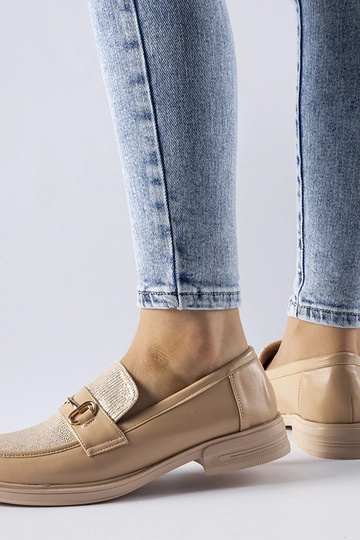 Mocassins beiges à boucle... 2