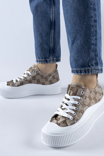 Brune sneakers dekoreret... 2