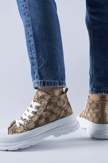 Braune Sneaker mit Terenzio-Monogramm verziert 2