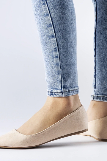 Beige Ballerinas mit spitzer Spitze Riv