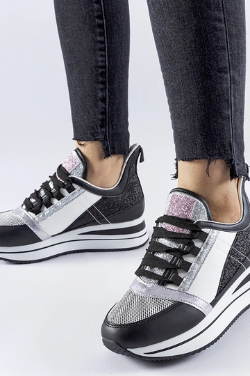Sorte glitter sneakers på...