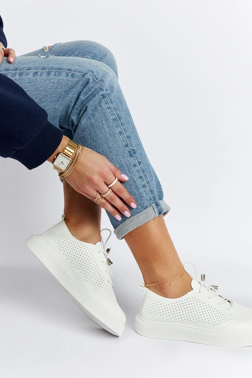 Weiße perforierte Sneakers „Laytonville“ Weiße perforierte Sneakers „Laytonville“