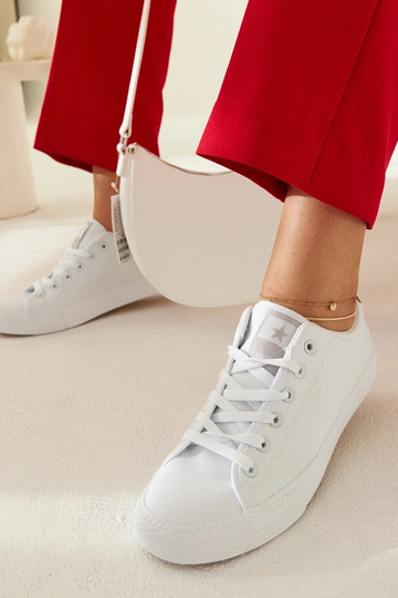 Baskets Rocky en tissu blanc