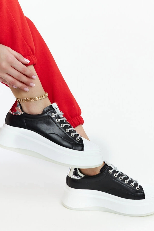 Schwarze Plateau-Sneakers GOE NN2N4034 Schwarze Plateau-Sneakers GOE NN2N4034