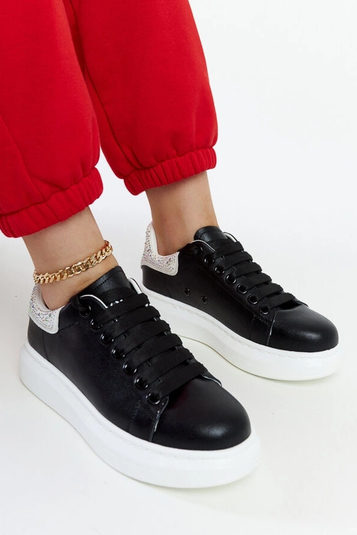 Sorte sneakers på platformen GOE...