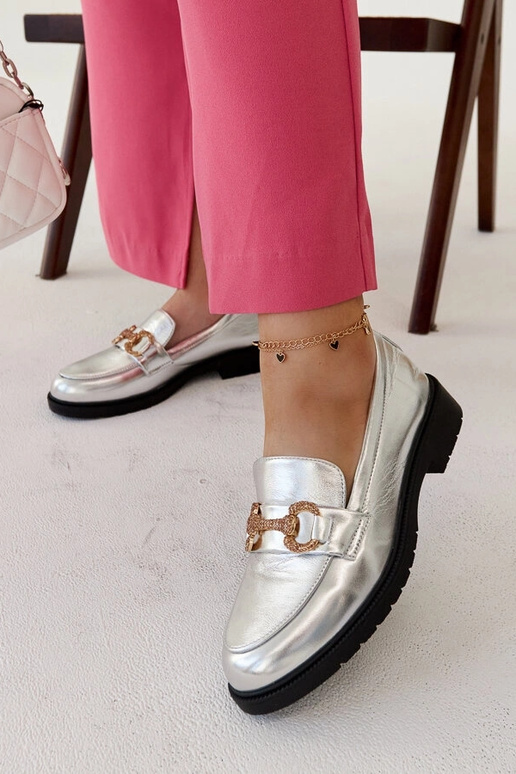 Mocassins argentés avec des zircons... Mocassins argentés avec des zircons...