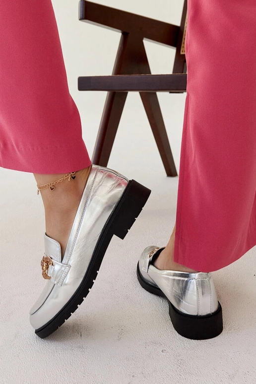 Mocassins argentés avec des zircons... Mocassins argentés avec des zircons...