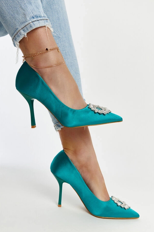 Grüne satinierte Stilettos mit... Grüne satinierte Stilettos mit...
