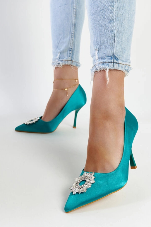 Grüne satinierte Stilettos mit... Grüne satinierte Stilettos mit...