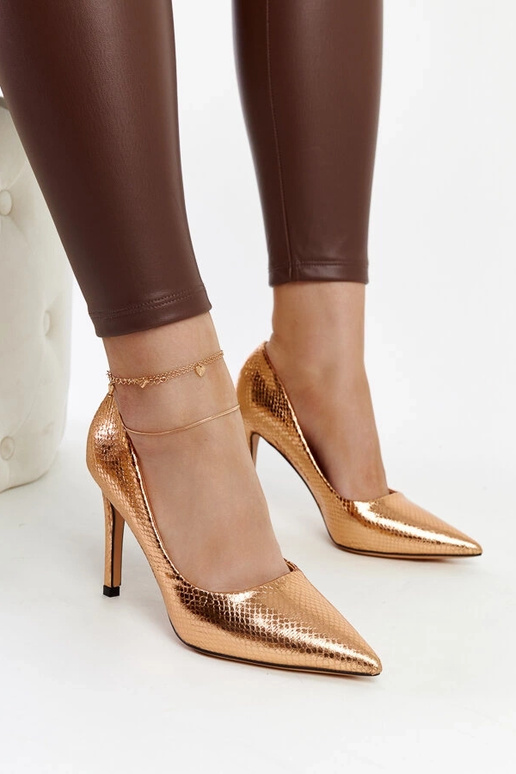 Escarpins en cuir verni couleur... Escarpins en cuir verni couleur...