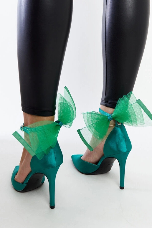 Grüne Pumps mit Schleife von Ilaysa