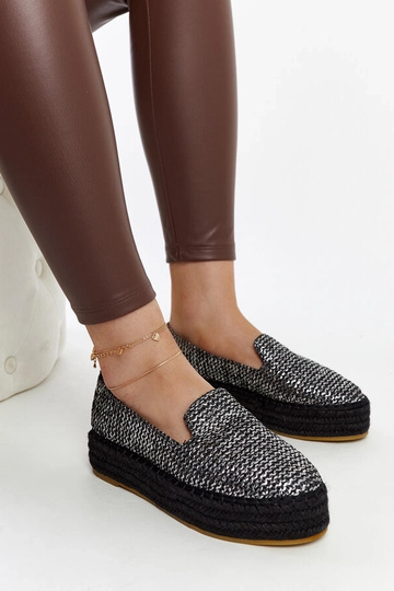 Espadrilles noires décorées... 2