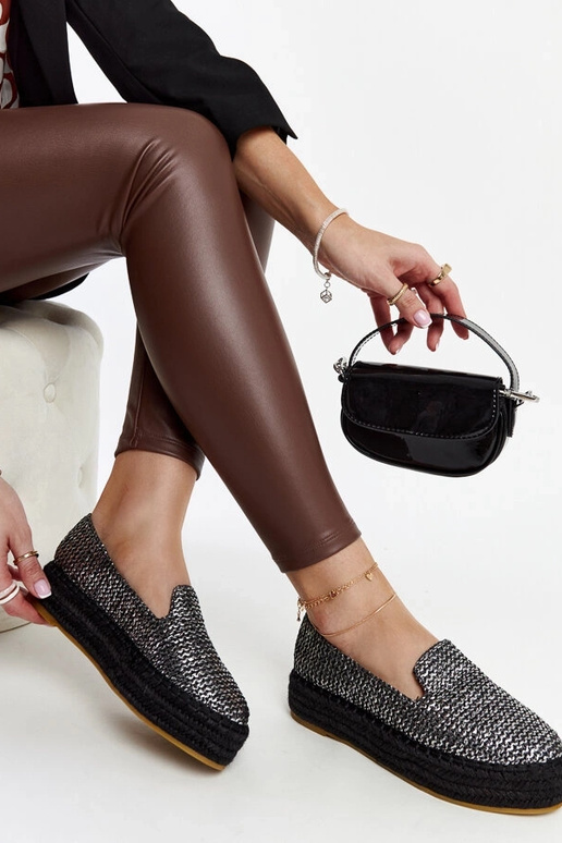 Espadrilles noires décorées de fil...