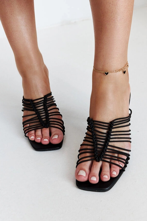 Tongs noires pour femmes à talons...