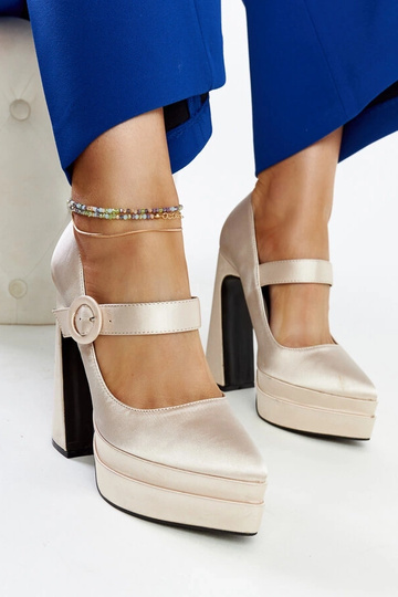 Hellbeige Pumps mit hohem...