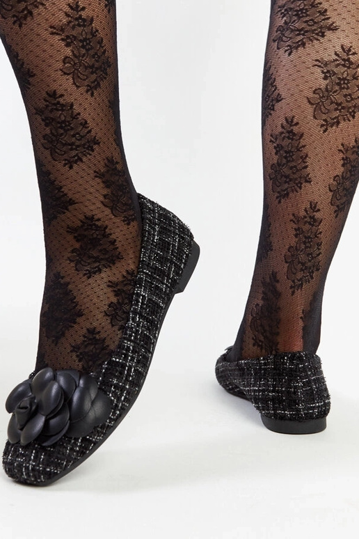 Schwarze Ballerinas mit dekorativer...