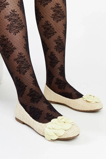 Ballerines jaunes avec une...