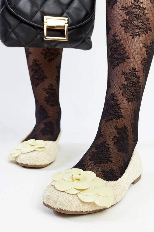 Gelbe Ballerinas mit dekorativer...