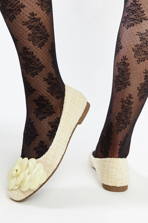 Gelbe Ballerinas mit dekorativer...