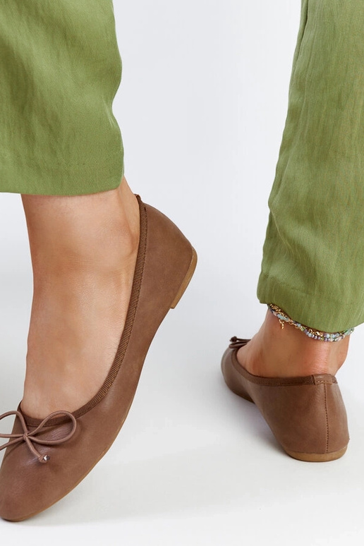 Ballerines en cuir écologique marron...