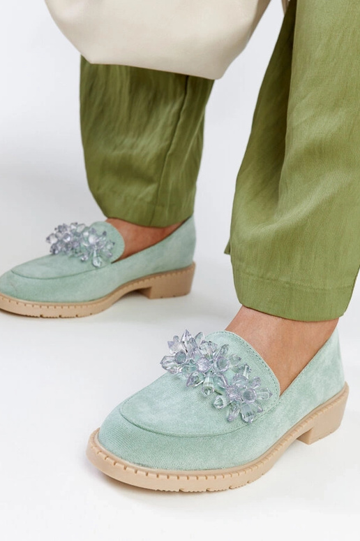 Mocassins en daim vert clair avec... Mocassins en daim vert clair avec...