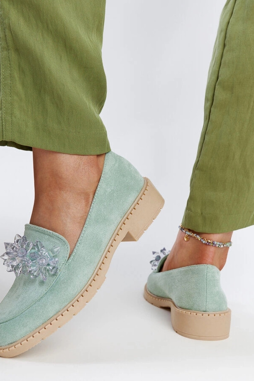 Mocassins en daim vert clair avec... Mocassins en daim vert clair avec...
